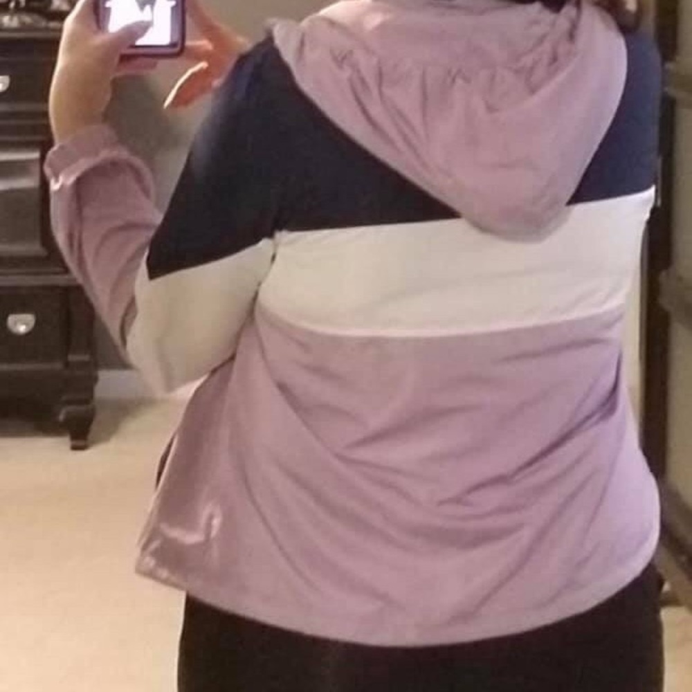 Windbreaker - Picture 5 of 6